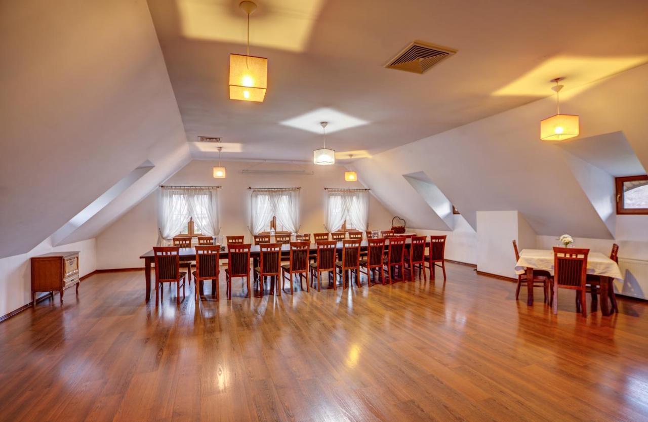 Restauracja Sidlo Bed & Breakfast Zukowo Exterior photo